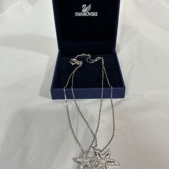 Swarovski Crystal StarFish Pendant & Necklace Silvertone & Box - Picture 4 of 6